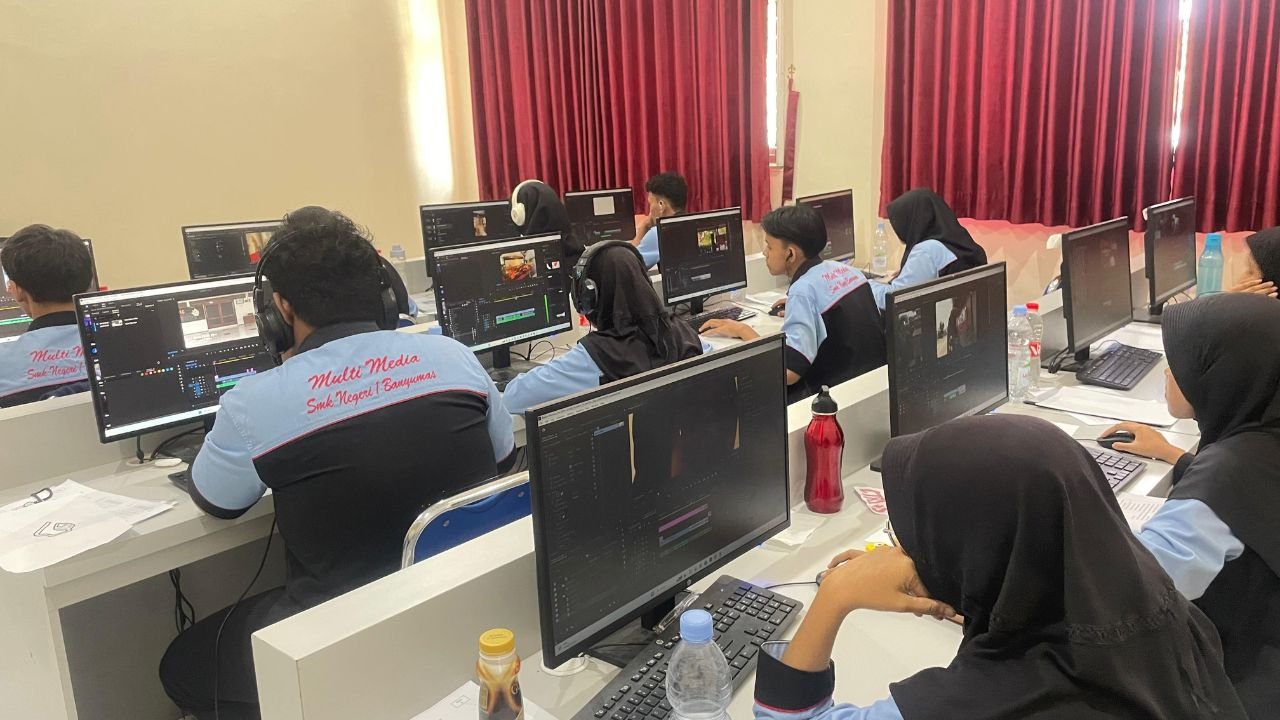 Peserta UKK Multimedia SMK Negeri 1 Banyumas